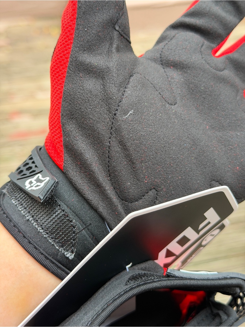 Gloves - Picture 10 of 11